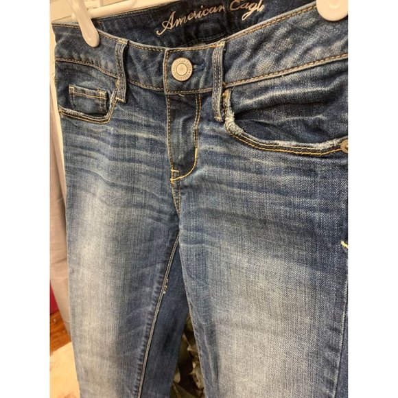 American Eagle women’s size 2 skinny regular with stretch, like new (bin K) - Picture 3 of 6